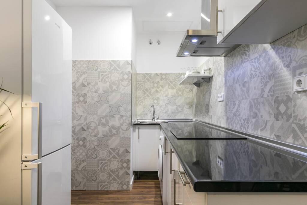 Apartamentos Plaza De Pedro Zerolo I Madrid Exterior foto